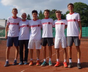 Constantin Zoske Trainer David Squire Dennis Cu Thai samuel Schwarz Mannschaftsführer Tobias Witt Henri S 30